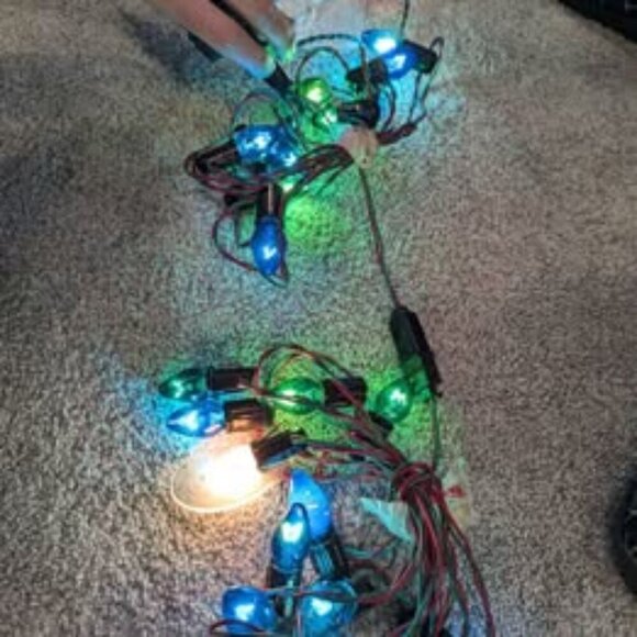 2 strings of Vintage Christmas lights - Picture 1 of 3